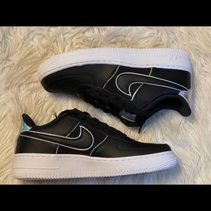 New Nike Air Force 1 LV8 GS Size 6 Youth / 7.5 Women’s - Black / Iridescent AF1